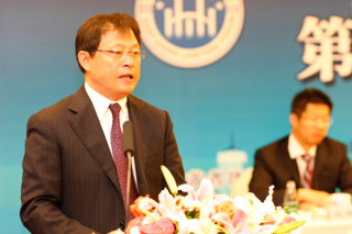 中华全国律协会长王俊峰致辞