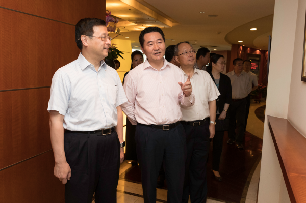 市委常委、市委政法委书记陈寅同志调研市律师协会工作