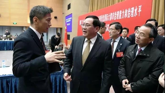 李强对话政协委员，上海律师献策城市治理