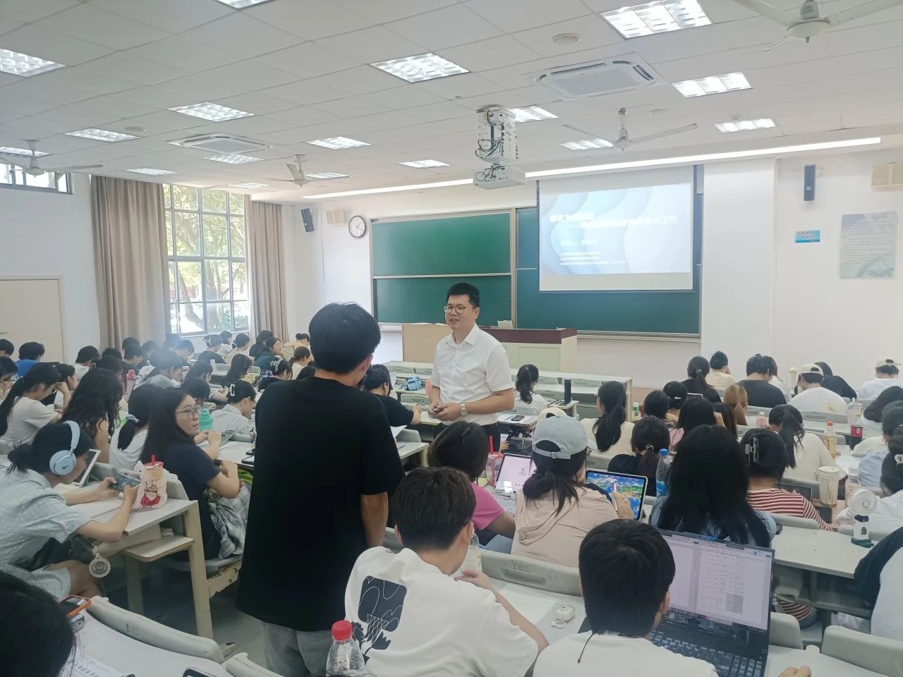 a5622dc8-4e31-47ba-9e46-3d25a3190fbd.jpg